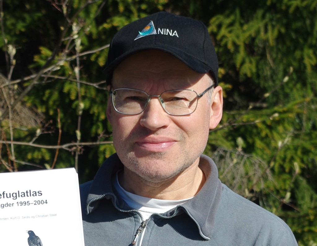 Roald Bengtson har hatt studier i naturen som lidenskap hele livet. Det begynte med fugler allerede i førskolealder. Etter hvert plusset han på med dagsommerfugler fra 2006 og humler fra 2010/2011. Foto: Inge Selås.